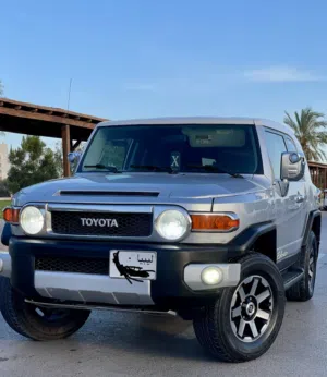 Used Toyota FJ in Tripoli