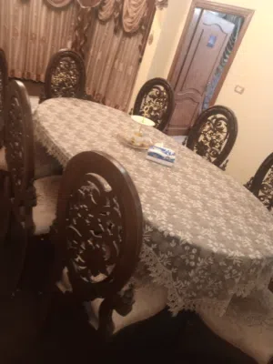 طاولة سفرة مع 8كراسي