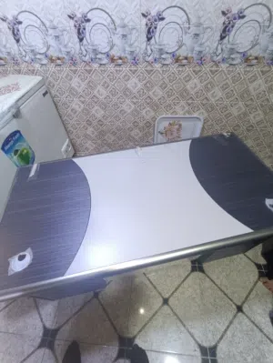 ميز مكتب جديد