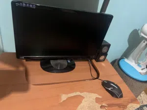 كمبيوتر للبيع بحالة جيده وشغال 100%