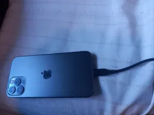 للبيع ايفون 12Bro بيعه مستعجله