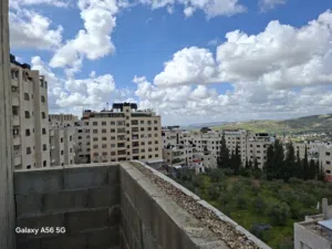 شقة عظم مساحة 175 متر مربع للبيع منطة رفيديا نابلس