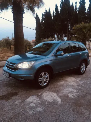هوندا cr-v  2011  هوندا سي ار في موديل 2011 كاملة الإضافات و صيانة و فحص الشركة