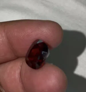 Garnet حجر فخم طبيعي مع شهادة غارنيت بيروب