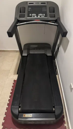 جهاز سير رياضي نظيف جداً من شركة Impluse العالمية AC