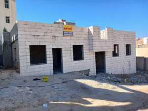 3 Bedrooms . 3 Bathrooms . 220 m20