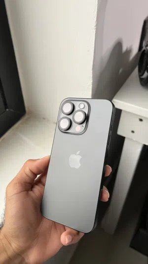Apple iPhone 15 Pro 128 GB in Buraimi