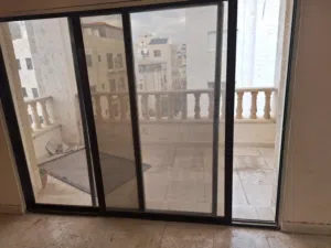 شقة مميزة للبيع / في أم أذينة