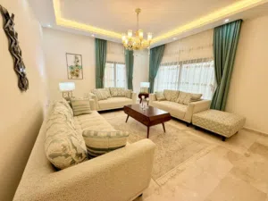 شقة طابقية 240م مفروشة للايجار
