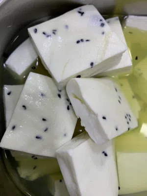 جبنة غنم مالحه طازجة