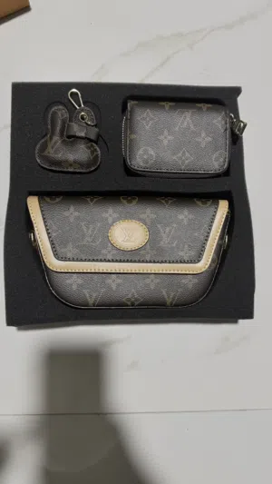 للبيع شنطه من متجر لويس فويتوني