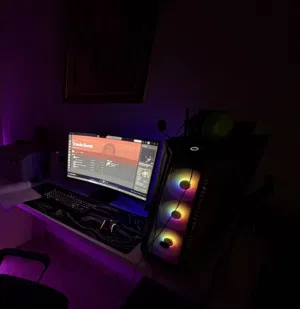 كمبيوتر ألعاب قوي i7-13700KF + RTX 4070 Ti SUPER + 32GB DDR5 مع شاشة 27 بوصة 180Hz