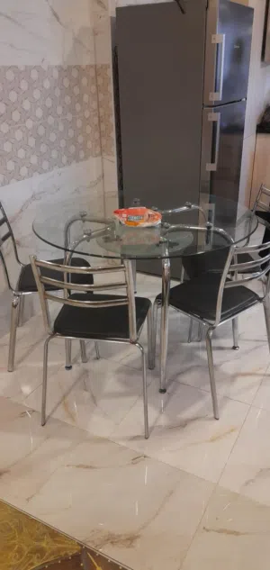 طاوله سفره سيكوىيت مع كراسي
