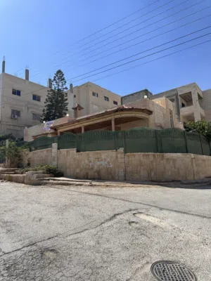 بيت مستقل مميز للايجار يصلح لمشروع حضانة اطفال