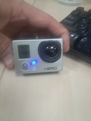 جوبرو هيرو 3+ حماله الرأس مع  حماله الرأس الاصليه  G و معها شاحن الاصلي ووصله خاصه بها