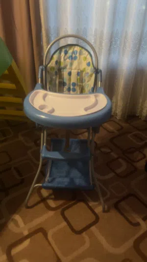 كرسي طعام بحاله جيده للبيع