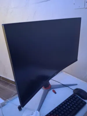 شاشة قيم شبه جديده