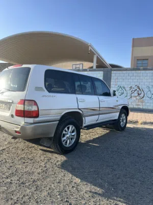 للبيع جيب لاندكروزر VXR