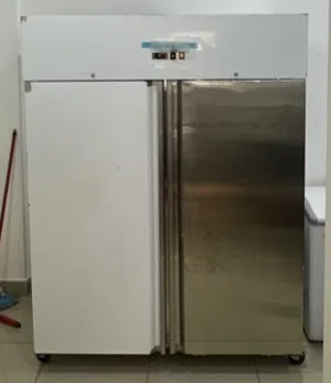 براد حجم كبير استعمال قليل للبيع 2 ابواب