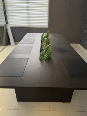 طاولة اجتماعات للبيع