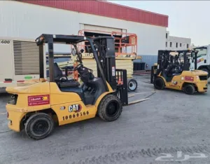 تاجير رفعات شوكيه وافضل الاسعار تحميل وتنزيل جميع انواع البضائع نقل البضائع خدمه 24 ساعه