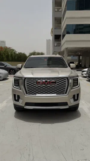 Gmc Yukon denali very neat car
