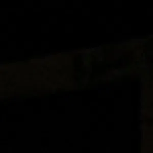 ايفون 17 عادي مسكر بلكرتونه