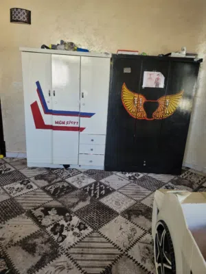 النوع: غرفة نوم أطفال كاملة الخشب: سويدي أصلي قوي الحالة: مستعمل نظيف جداً، بدون كسور أو عيوب واضحة