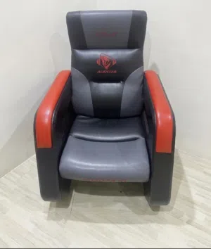 الماركة والموديل: E-Blue Auroza (فئة Gaming Sofa)انا شاريه كرسي طلبيه من بره  استعمال اسبوعين