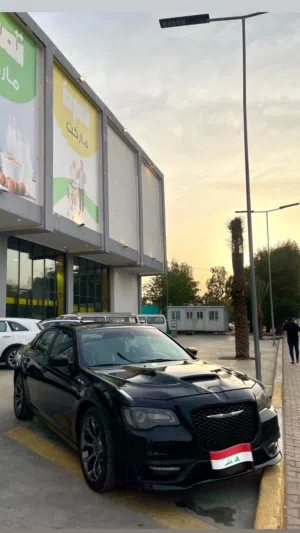 كلايسلر موديل 2018 السيارة اصل S رقم بغداد باسمي بجم عريض  كشنات S حضن تبريد ثلج للبيع وبسعر مناسب