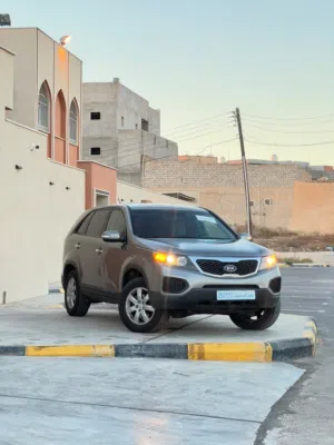 SORENTO 2012 سورينتو 2012 استيراد امريكي جمرك دخول حديث نظيفه جايه سليمه محرك بالفيديو كل شي موجود