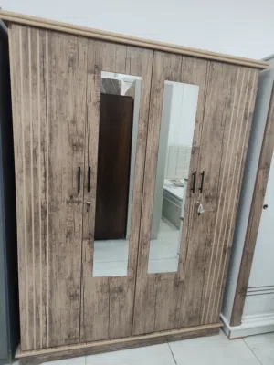 للبيع دوليب خشب  جديد 4  ابواب  ام دي اف الرياض