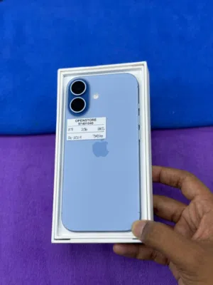 iPhone 17 -256 GB - Box piece- All Good - warranty 4/2027