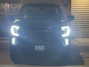 Used GMC Sierra in Al Riyadh