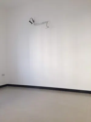 130 m2 3 Bedrooms Apartments for Rent in Muscat Al Mawaleh