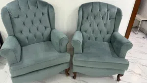 LIVING ROOM CHAIRS