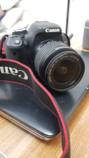 للبيع كاميرا كانون 600D نظيفه جدا استعمال خفيف  1100 درهم