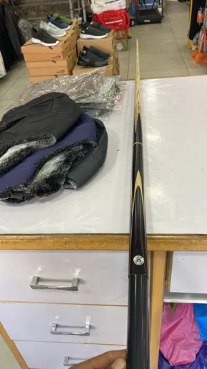استيكا سنوكر اومن نخب اول ،صنف عالي الجوده  راس 9  3قطع مميزه جدا يوجد خدمة توصيل