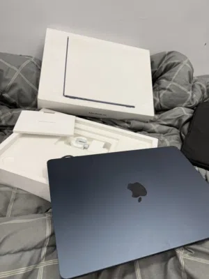 MacBook Air M4 15-inch Midnight