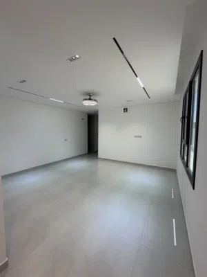 فيلا فاخرة للإيجار - العامرات Upscale Villa for Rent - Al Amerat*