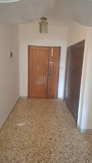 شقه قريبه من جميع خدمات موقعها ممتاز