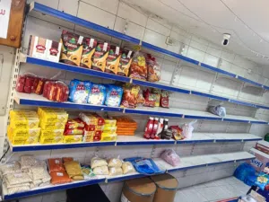 رفوف حائط تعليق ورفوف وسط للبيع