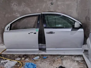 أبواب دوج جورني سلفر يرادلهن ترتيب فقط كاملات دواخل زجاج خارجي قفالات كلشي موجود + كنترول كير +