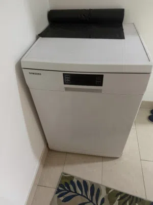Samsung Dishwasher – Excellent Condition