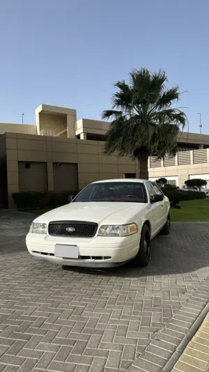 Ford crown Victoria  2011