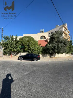 فيلا مميزة للبيع في عرجان / قريبة من دائرة الافتاء العام .
