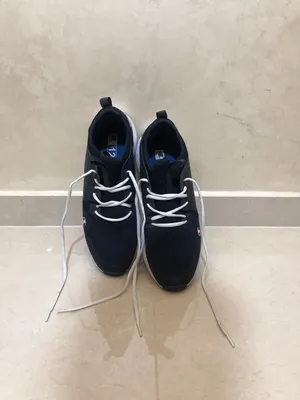 Sport Shoes . Champion . 461