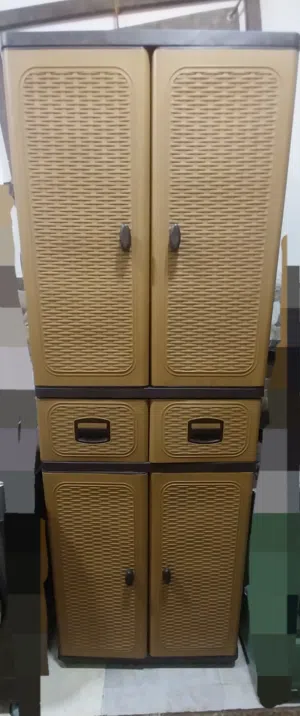 خزانة للبيع