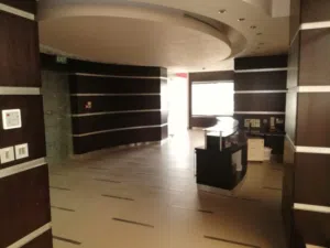 مكاتب مميزة في شارع الجاردنز للبيع