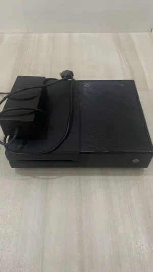 اكس بوكس ون نظييف مامبطل بحاله الوكاله قابل للتفاوض (ماشي بدل)